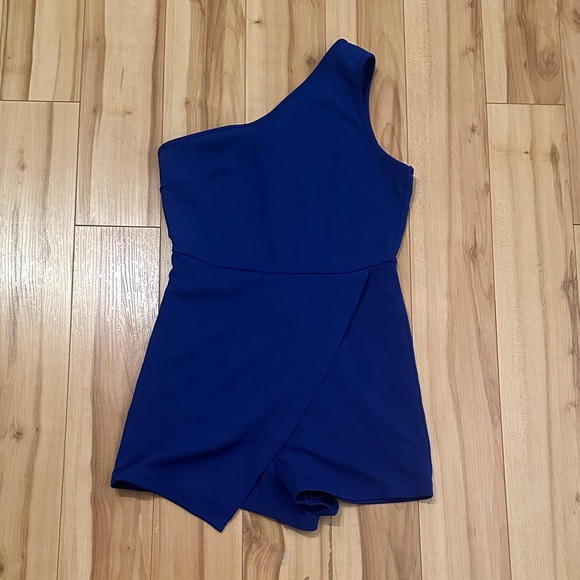 One-Shoulder Blue Romper - Picture 1 of 3